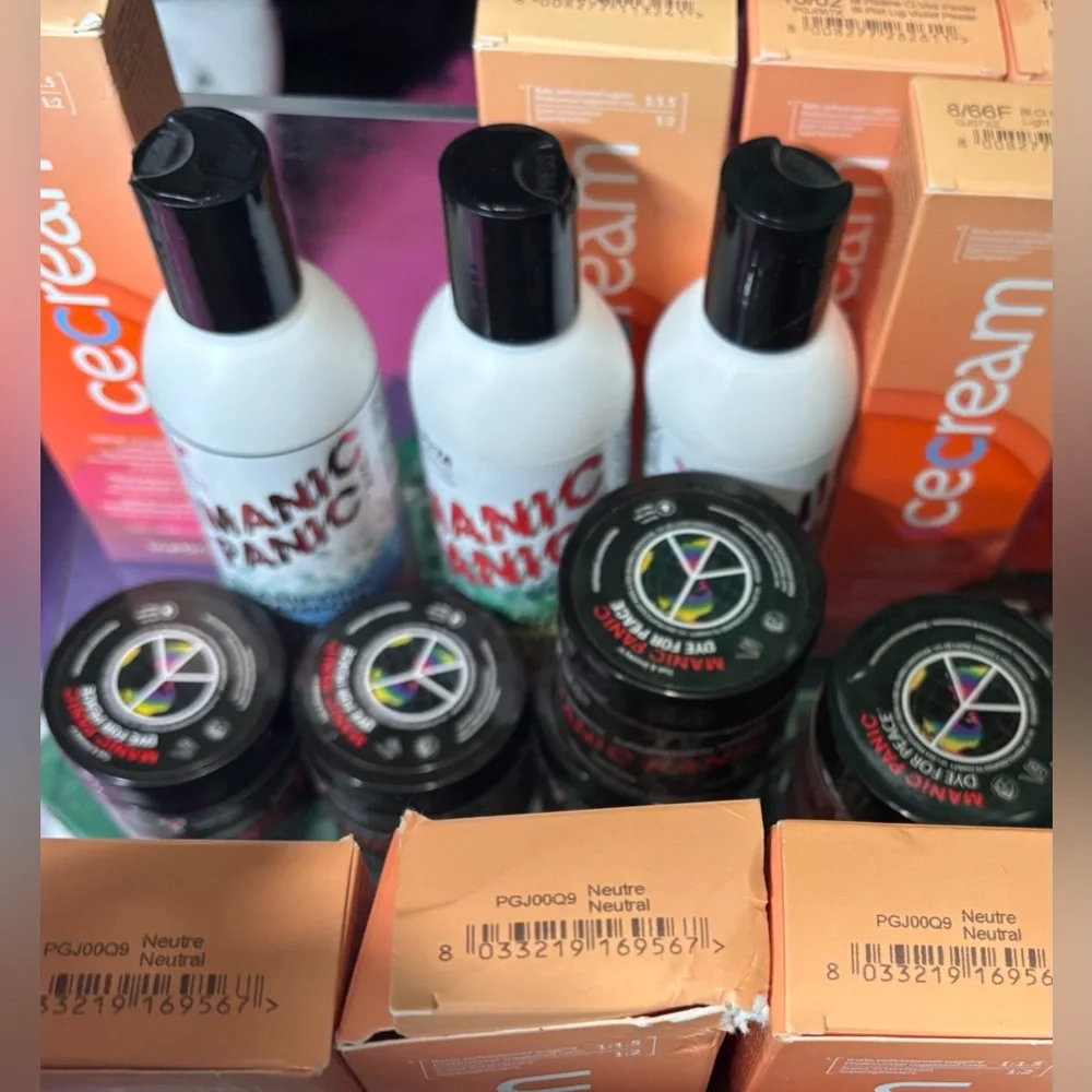 21 pc Set Hair Colour with Manic Panic Color Safe Shampoo - Picture 5 of 7